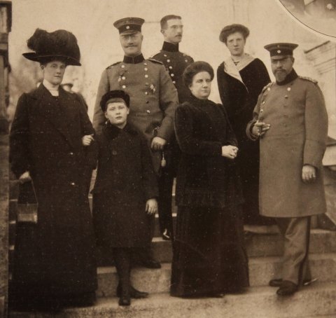 Offizielles Erinnerungsfoto anläßlich Prinz Alfons' 50. Geburtstag